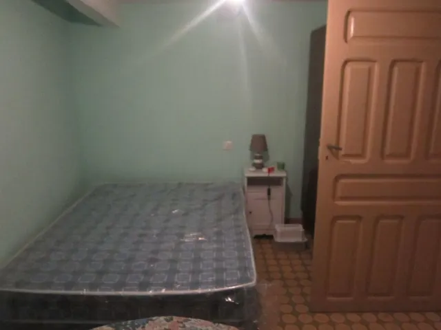 SE VENDE CASA DE VERANO EN EL CENTRO DE VALENCIA DE DON JUAN, PEQUEÑO PATIO. — 17