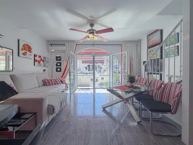Exclusivo Adosado con excelente diseño y 2 amplias terrazas + solarium privado con vistas despejadas ( Sin gastos de comunidad ) — 23