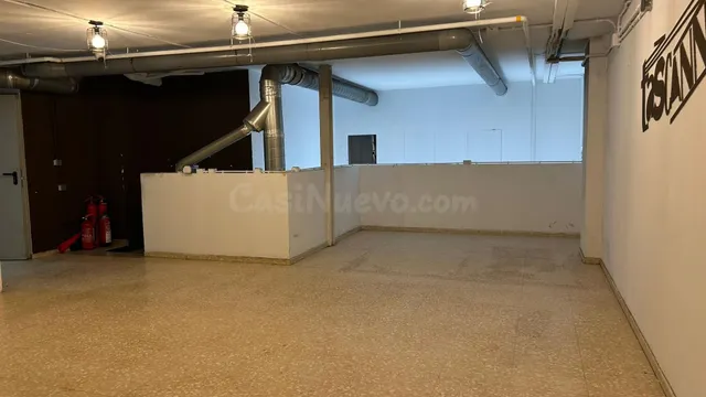 AMPLI LOCAL A LA PLAÇA DE VAPOR VENTALLÓ DE TERRASSA - foto 4