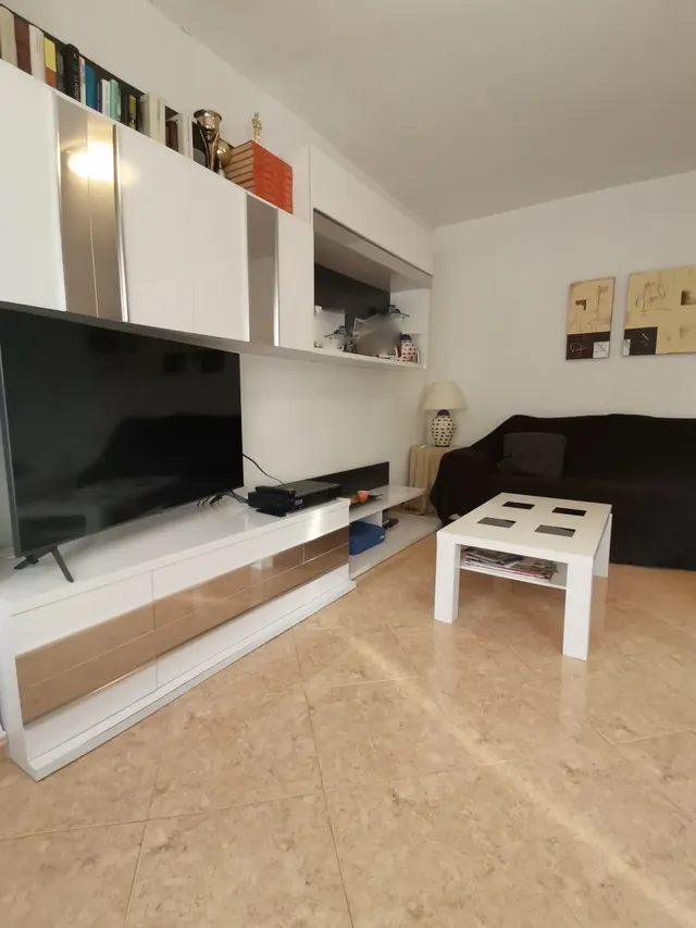 SE VENDE CASA EN PLENO CENTRO DE LOS VILLARES — 10