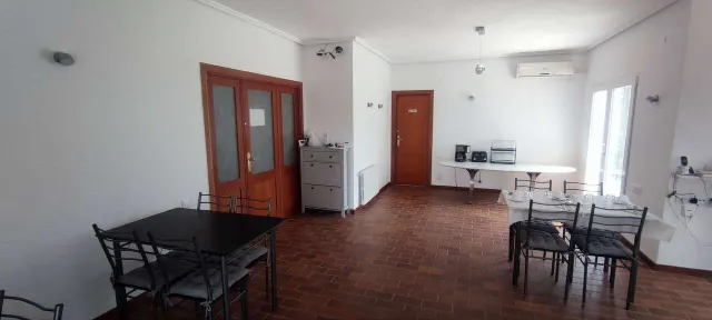 Local comercial 9 habitaciones 694m² en venta - Comunidad valenciana — 48