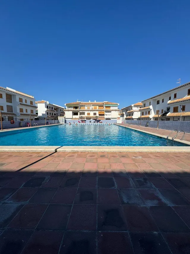 Acogedor piso en Santa Pola, ¡tu oasis junto al mar! — 2