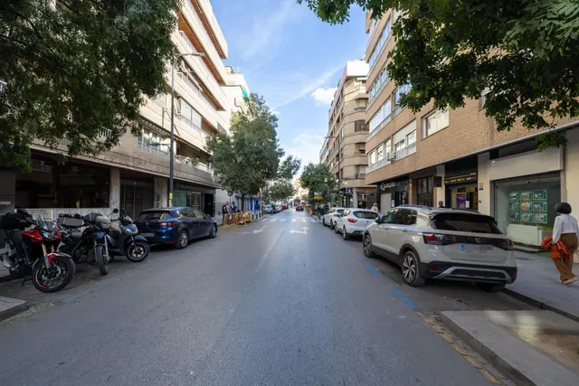 Local comercial de 150 m2 entre Camino de Ronda y Alhamar – doble acceso — 22