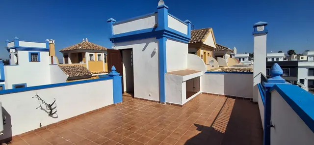 PRECIOSO DÚPLEX ADOSADO ESTILO MEDITERRÁNEO — 48