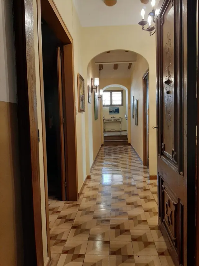 Casa de pueblo de 637 m2  - 13 habitaciones - posibilidad de