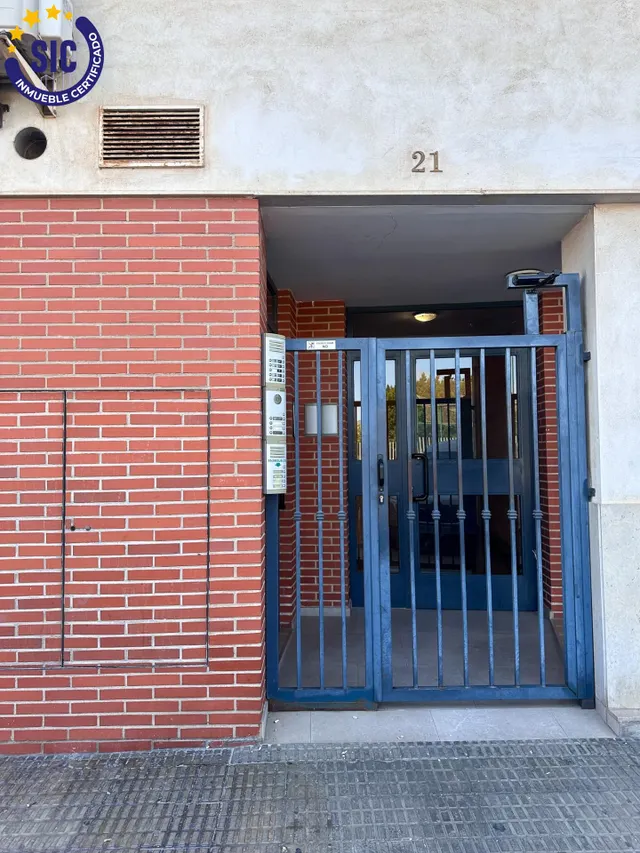 Piso de 2 habitaciones, garaje y trastero en la zona Norte de Castellón frente al estadio Castalia — 27