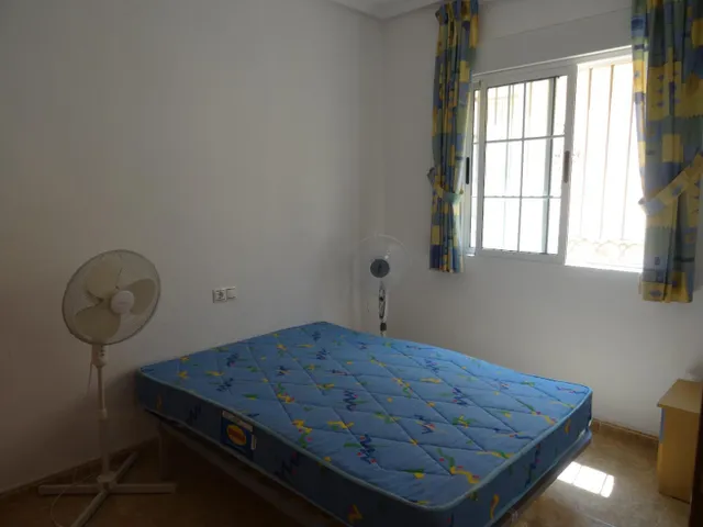 ADOSADO CON JARDÍN Y PISCINA — 14
