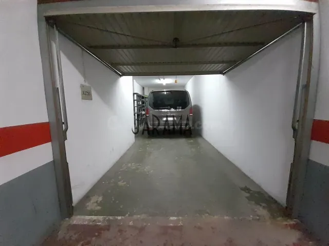 GARAJE CERRADO EN EL CENTRO DE TUDELA - foto 2