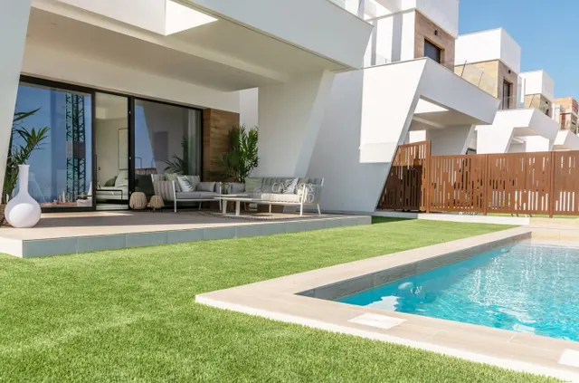 Villas de obra nueva con piscina privada y casa de invitados — 17