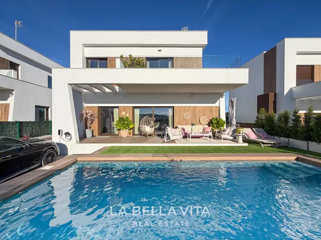 Villa moderna con sótano y piscina privada en venta en Fines - foto 2
