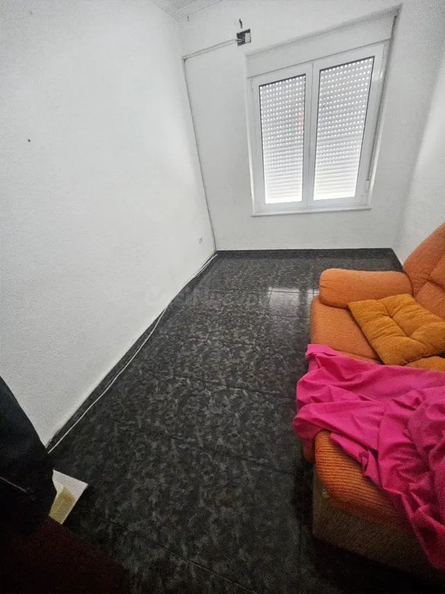 Amplio piso de cuatro dormitorios en zona centro - foto 5
