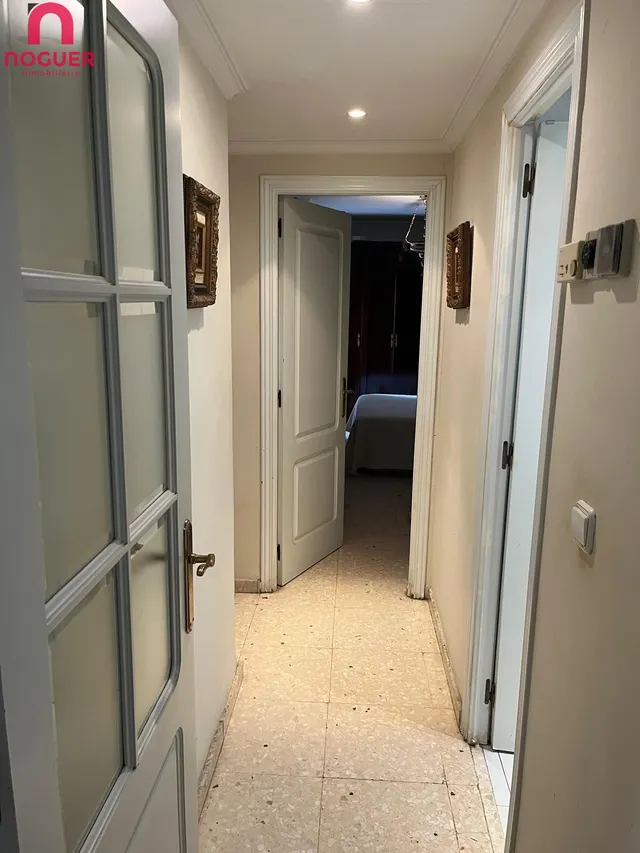 PISO ZONA ZOCO DE CUATRO DORMITORIOS , DOS BAÑOS , TERRRAZA Y  ASCENSOR — 16