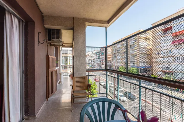 PISO CENTRICO JUNTO RONDA NORTE - foto 4
