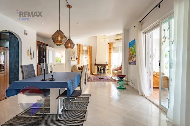 VILLA INDEPENDIENTE CON PISCINA, GRANDES TERRAZAS Y VISTAS AL MAR EN BENAJARAFE — 41