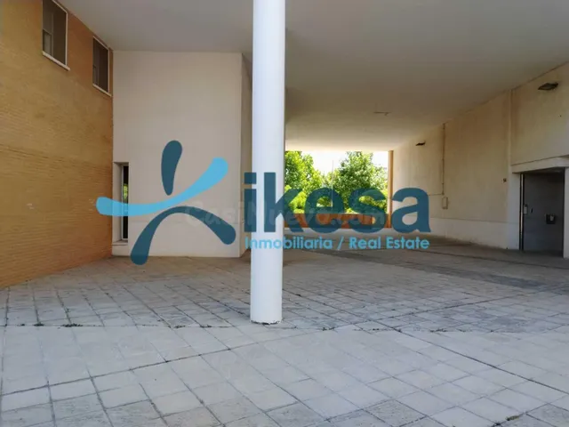 Local comercial 129m² en venta - Badajoz — 3