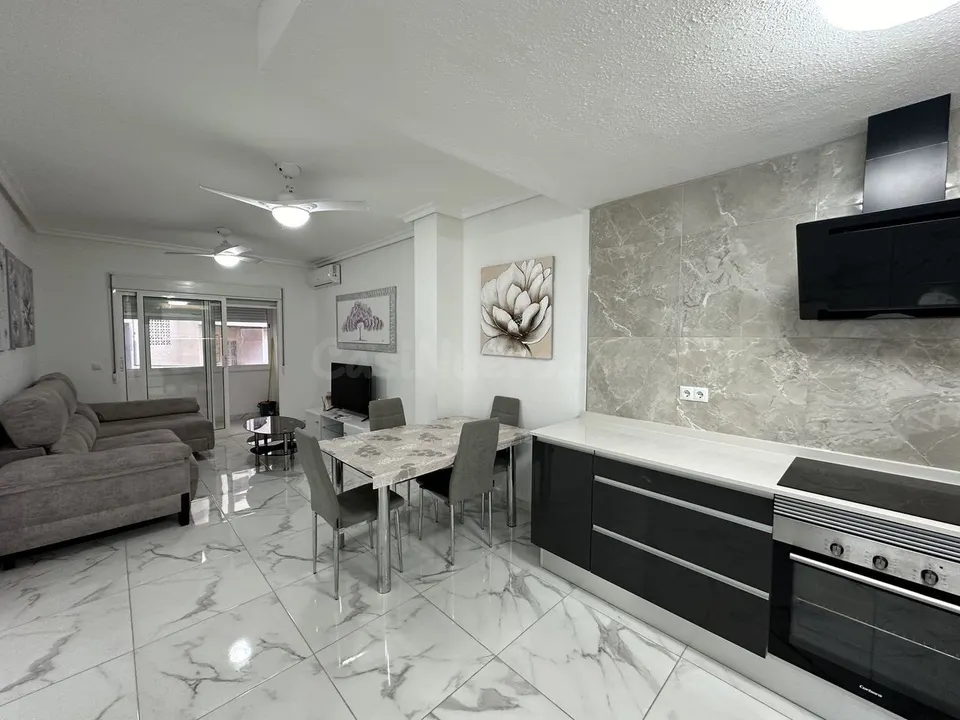 APARTAMENTO DE 2 DORMITORIOS 2 BAÑOS EN TORREVIEJA