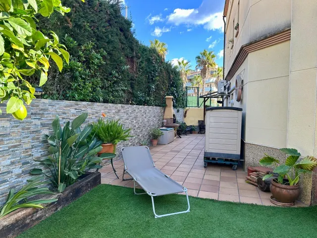Casa Unifamiliar Adosada con piscina comunitaria en Fenals,  - foto 5