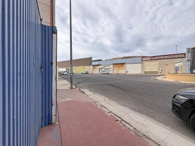 Nave Industrial - total 390 m2 de parcela, son 260 m2 de nave más 130 m2 de patio privado en Benahadux — 18