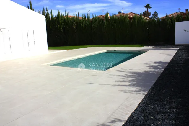 CHALET EN PRIMERA LINEA DE CAMPO DE GOLF, ALENDA GOLF, ALICANTE — 42