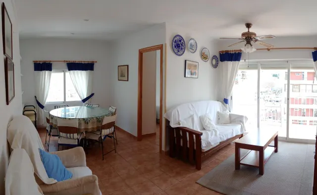 Amplio piso con vistas al mar y 4 dormitorios en 1 Línea playa Levante. — 14