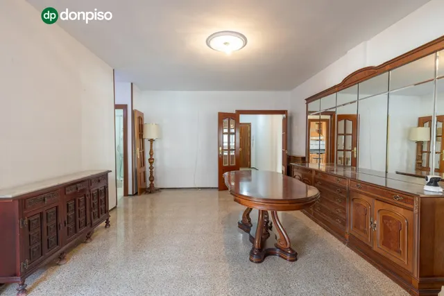 Estupendo piso  en la última planta en calle doctor azpitarte — 27