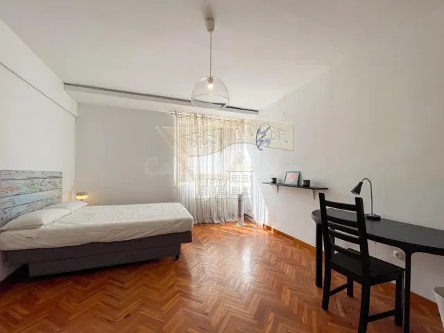 AMPLIO Y LUMINOSO PISO CON habitaciones DOBLES* - foto 5