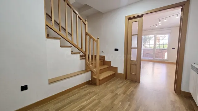 ¡EN ALQUILER PARA ESTUDIANTES! habitaciones EN EXCLUSIVO CHALET EN VILLANUEVA DE LA CAÑADA — 2
