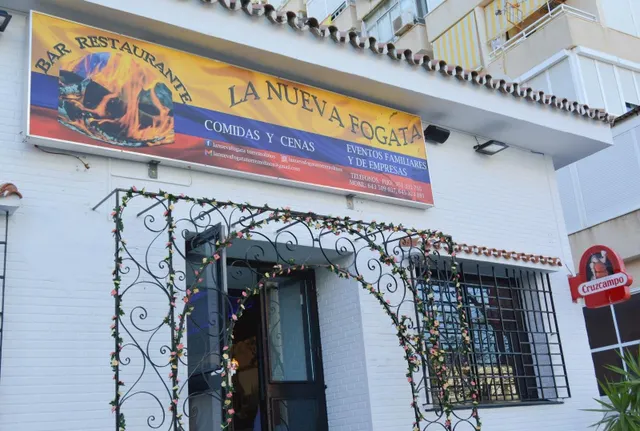 TRASPASO BAR CON AMPLIA TERRAZA EN PLENO CENTRO DE TORREMOLINOS — 4