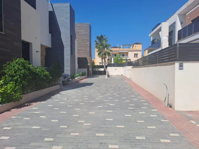 Villa con tres dormitorios en la zona de Lomas de Cabo Roig — 4