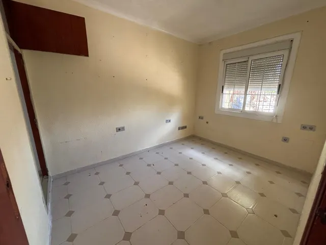 Chalet pareado para reformar, con piscina y gran parcela — 18