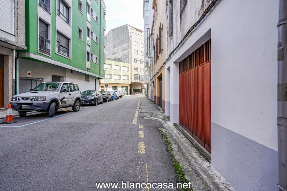 Espacio amplio y versátil en Carballo ideal para uso comercial ó personal