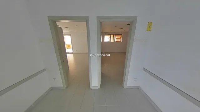 2 LOCALES DE 821 M2. EN TOTAL, FIGUERES — 34