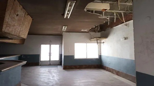 EDIFICIO EN VENTA EN ALISEDA — 13