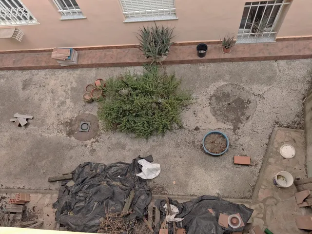 Amplia vivienda con gran garaje, patio y excelente luminosidad — 11