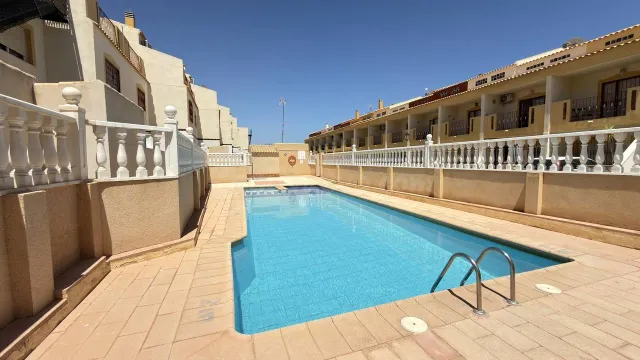 Casa 3 habitaciones 80m² en venta - La Zenia - foto 3