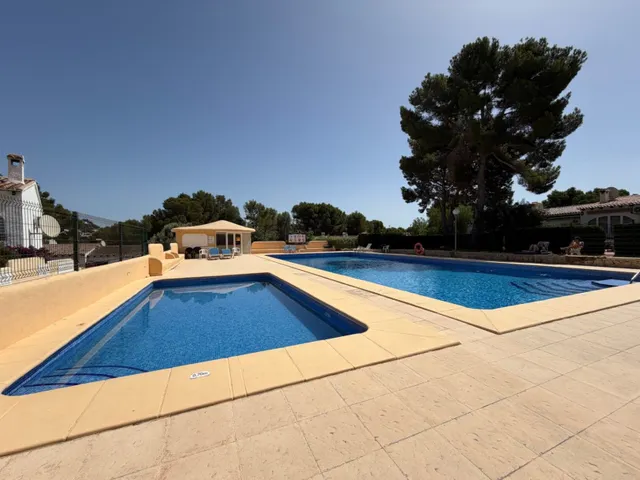 Encantador bungalow esquinero de una sola planta en Moraira Park — 18