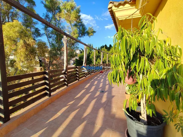Casa amplia en primera planta, con terraza, garaje y buhardilla en Las Morillas – Puerto de la Torre — 37