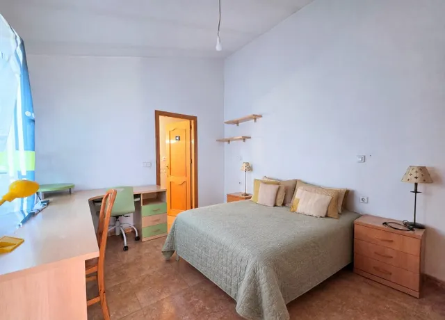 Se vende planta baja con 4 dormitorios y 3 baños en Cartagen - foto 4