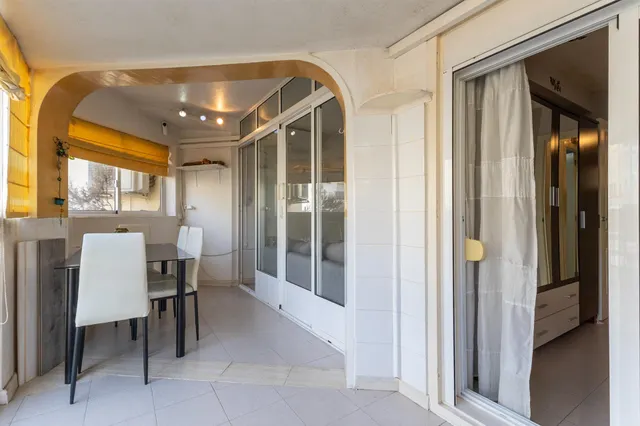 APARTAMENTO DOS DORMITORIOS ZONA LA VELETA . — 17