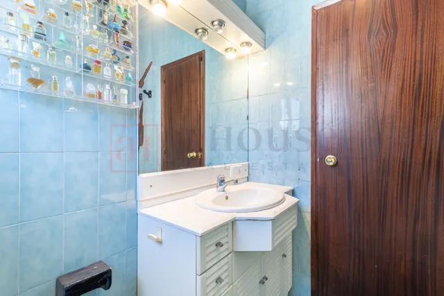 ÁTICO A REFORMAR CON BALCON EN LA VILA DE GRACIA — 22