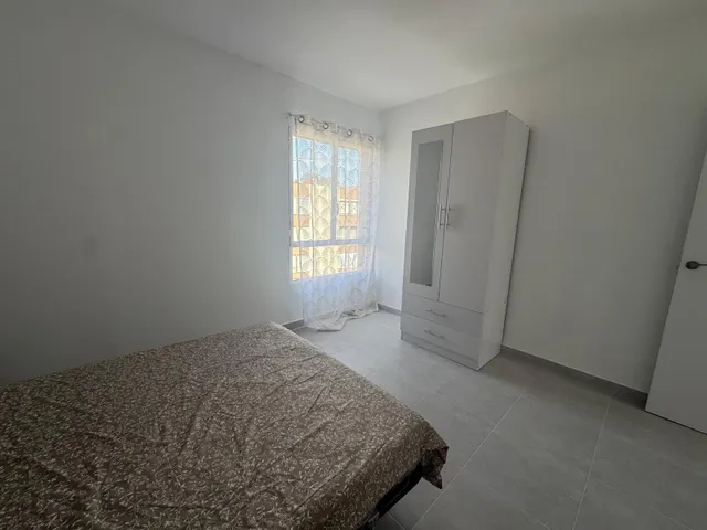 PISO EN VENTA DE 4 DORMITORIOS Y 2 BAÑOS — 15