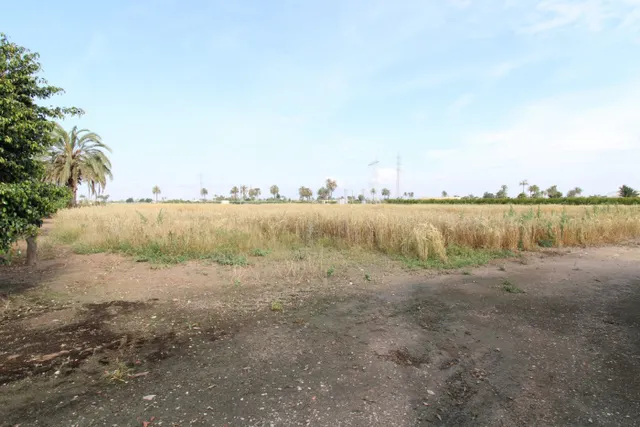 SE VENDE CASA DE CAMPO CON 42.000 M2 DE PARCELA. — 33
