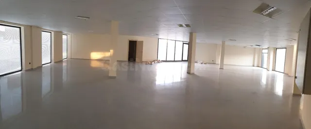 Local multifuncional de 250 m2 con posibilidad de cambio de  - foto 3