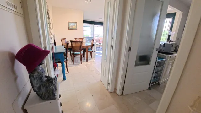 Apartamento de planta baja de esquina con 2 dormitorios con jardin y vistas parciales al mar — 24