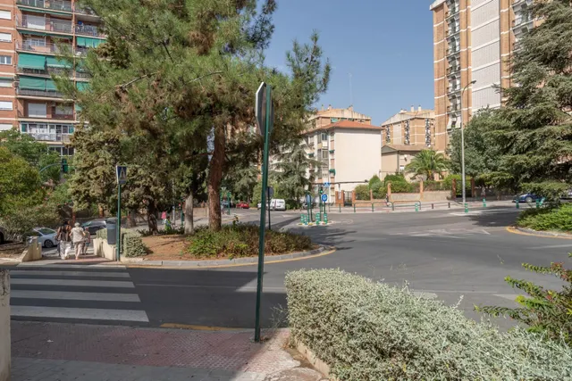 Piso de 5 dormitorios ideal para INVERSORES junto a edificio Junta Andalucía de Almanjáyar — 48