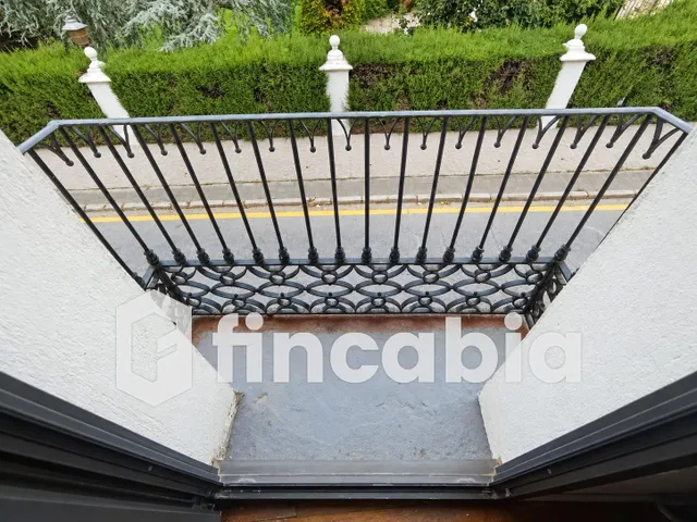 Casa para reformar con patio, balcones y local en Breda — 43