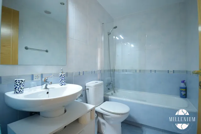 Piso en alquiler en El Puerto (Coslada) · 3 hab. · Urbanización con piscina, garaje y trastero — 8