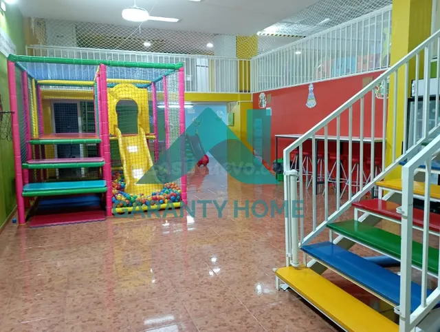 Se traspasa centro educativo y de eventos en el Centro de Cá