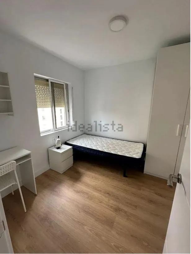 Totalmente reformada, exterior y con terraza. — 13