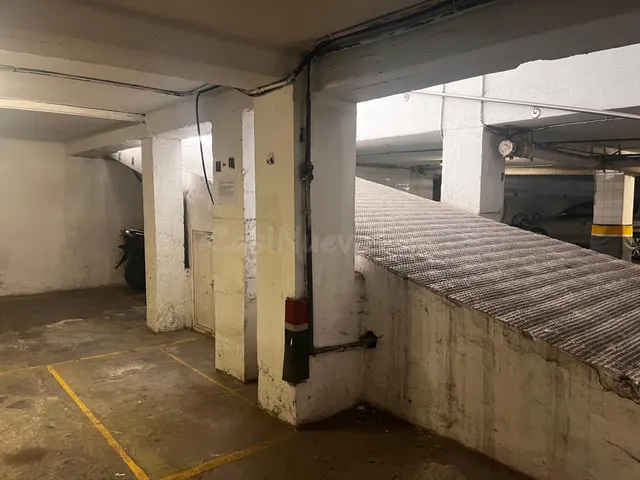 PLAZA DE GARAJE PARA MOTO EN ALQUILER!!!!!!!!! - foto 4